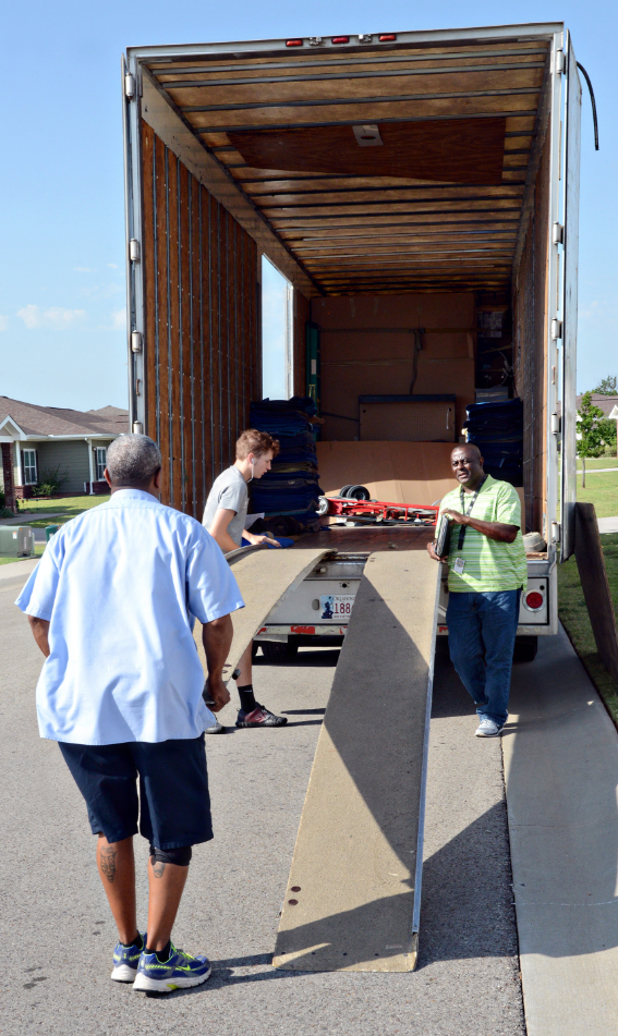 moving truck lifting